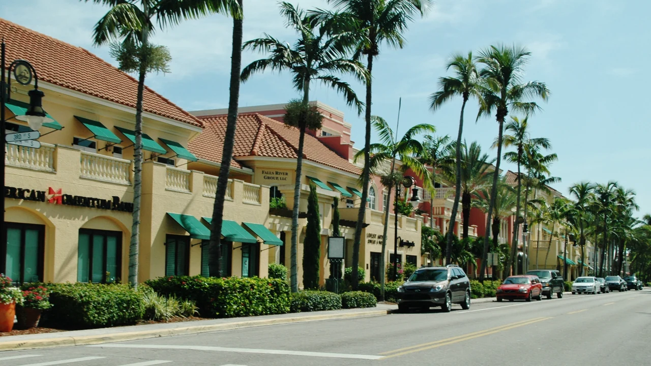 Palm-lined Fifth Avenue South in Naples, Florida